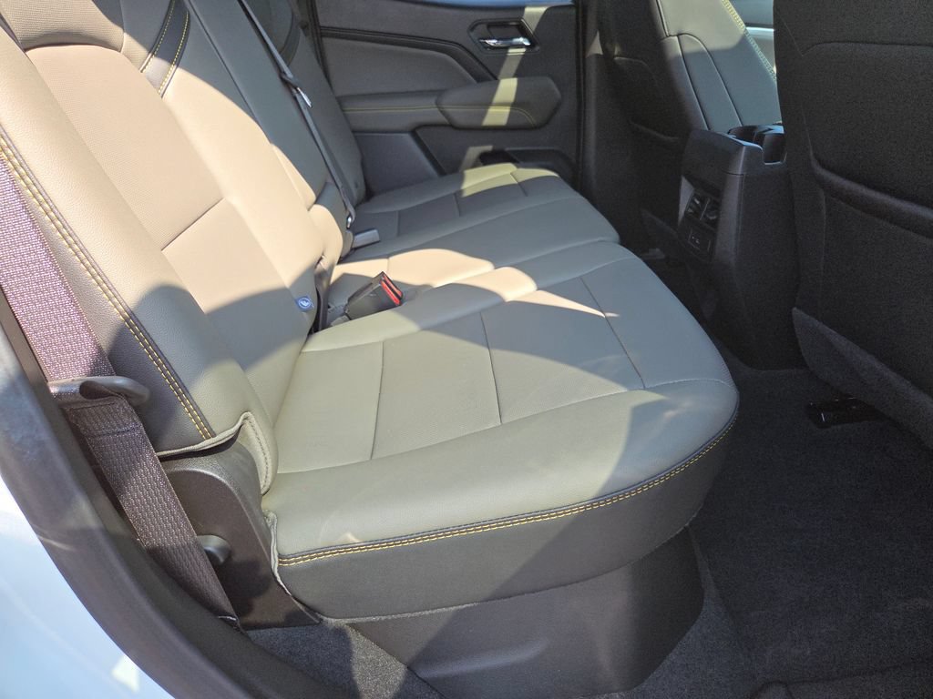 Used 2025 Chevrolet Colorado ZR2 w/ Technology Package AWD/4WD image 33