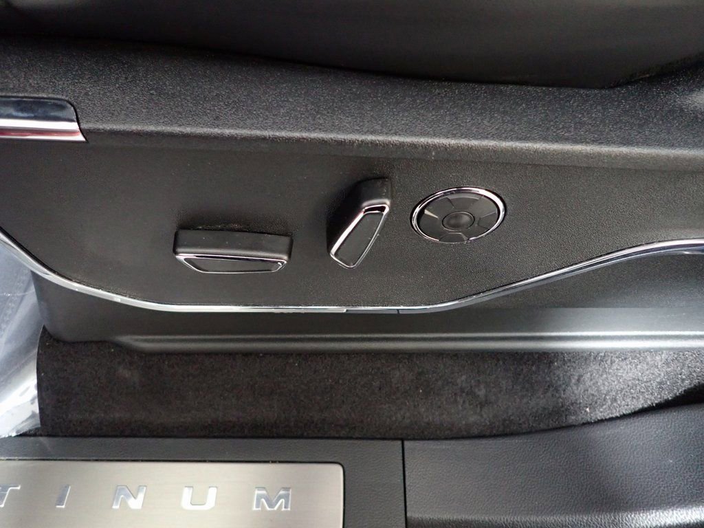 Used 2024 Ford F150 Platinum image 22