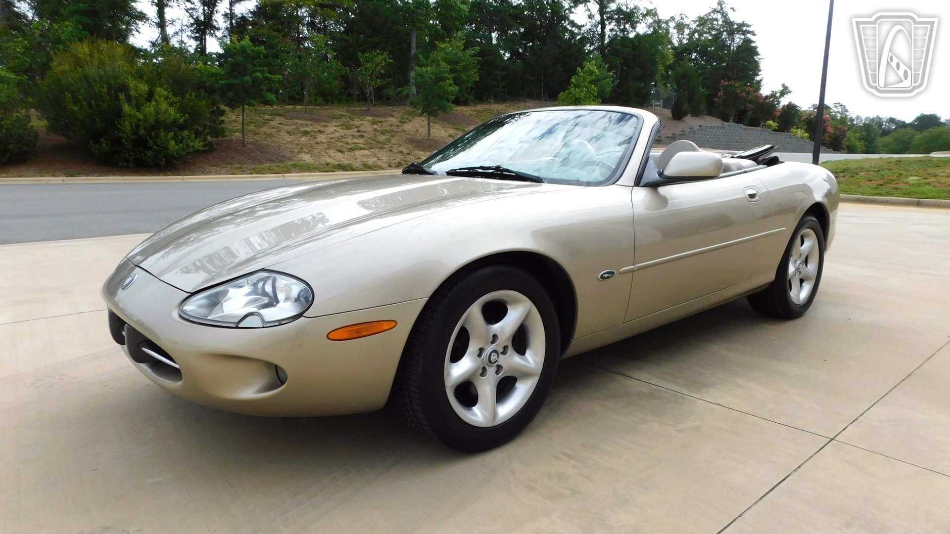 Used 2000 Jaguar XK8 Convertible RWD image 6