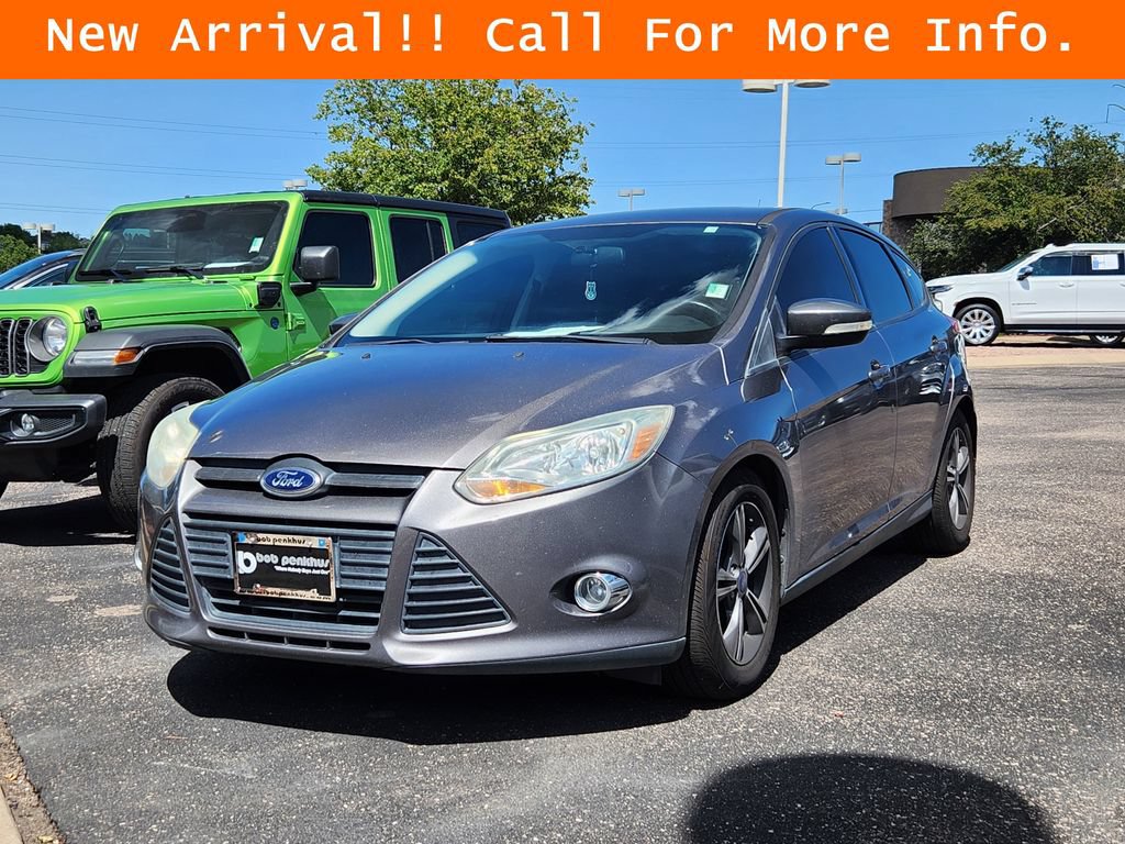 Used 2014 Ford Focus SE w/ SE Sport Package FWD image 4