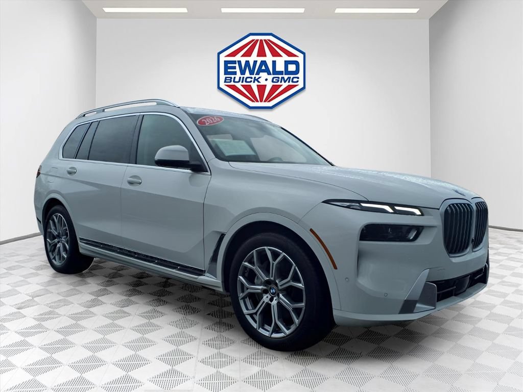 Used 2026 BMW X7 xDrive40i AWD/4WD image 2