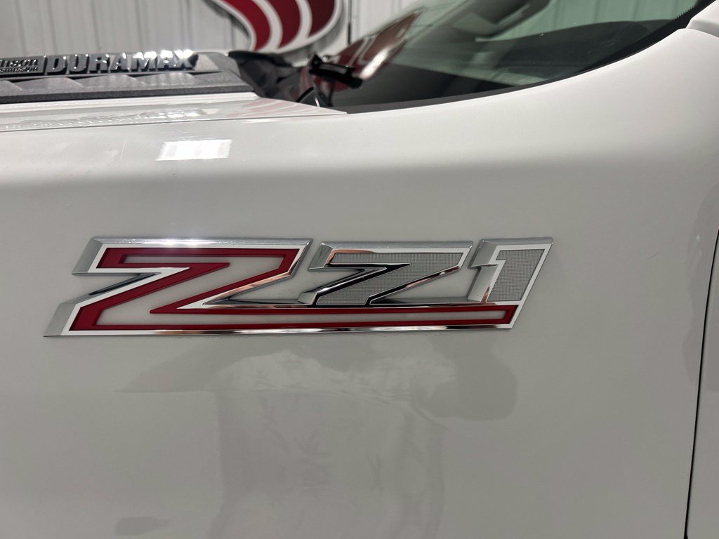Used 2024 Chevrolet Silverado 2500 LT AWD/4WD image 2