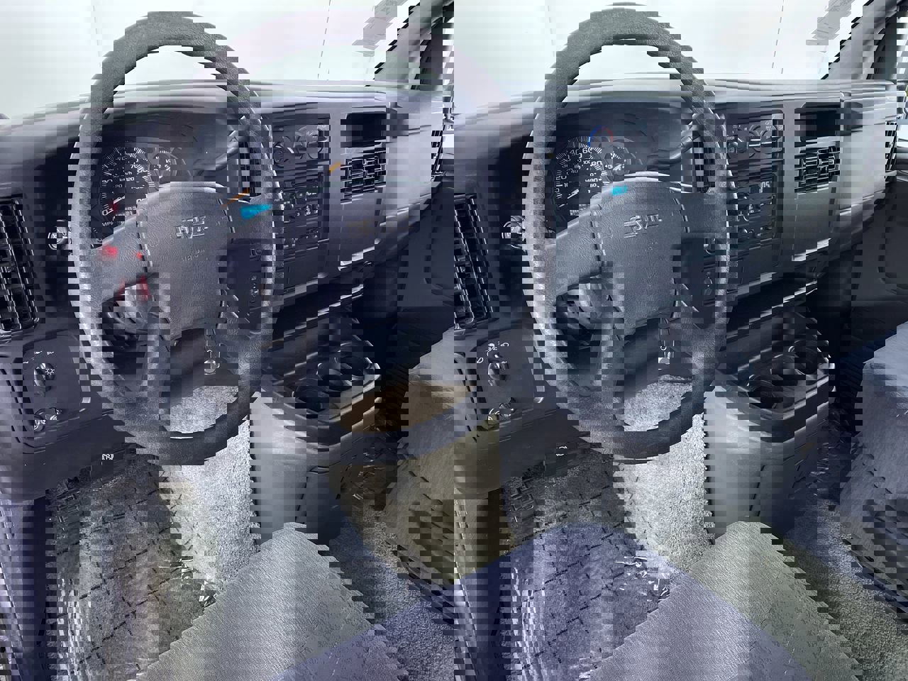 Used 2003 GMC Savana 1500 w/ Preferred Equipment Group 3 image 2