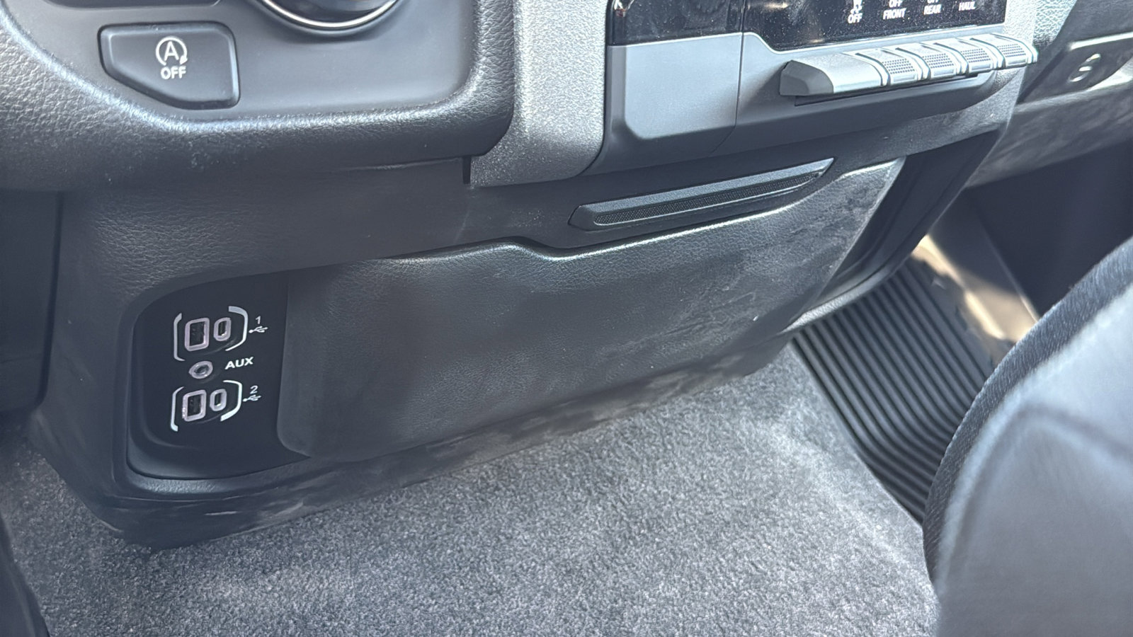Certified 2025 RAM 1500 Tradesman image 28