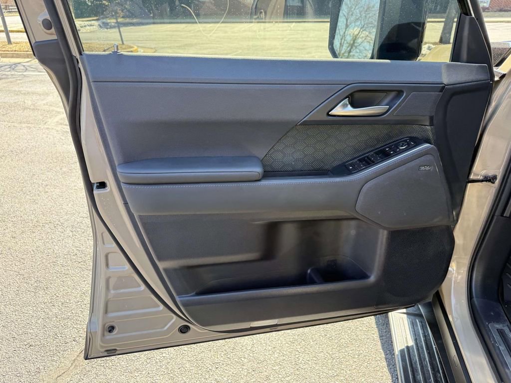 Used 2024 Lexus GX 550 image 20