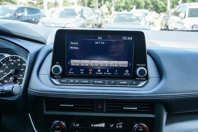 Used 2025 Nissan Rogue SV FWD image 15