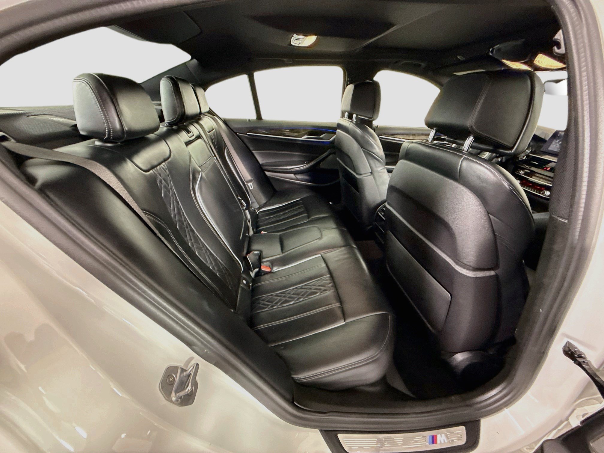 Used 2019 BMW 540i w/ M Sport Package RWD image 27