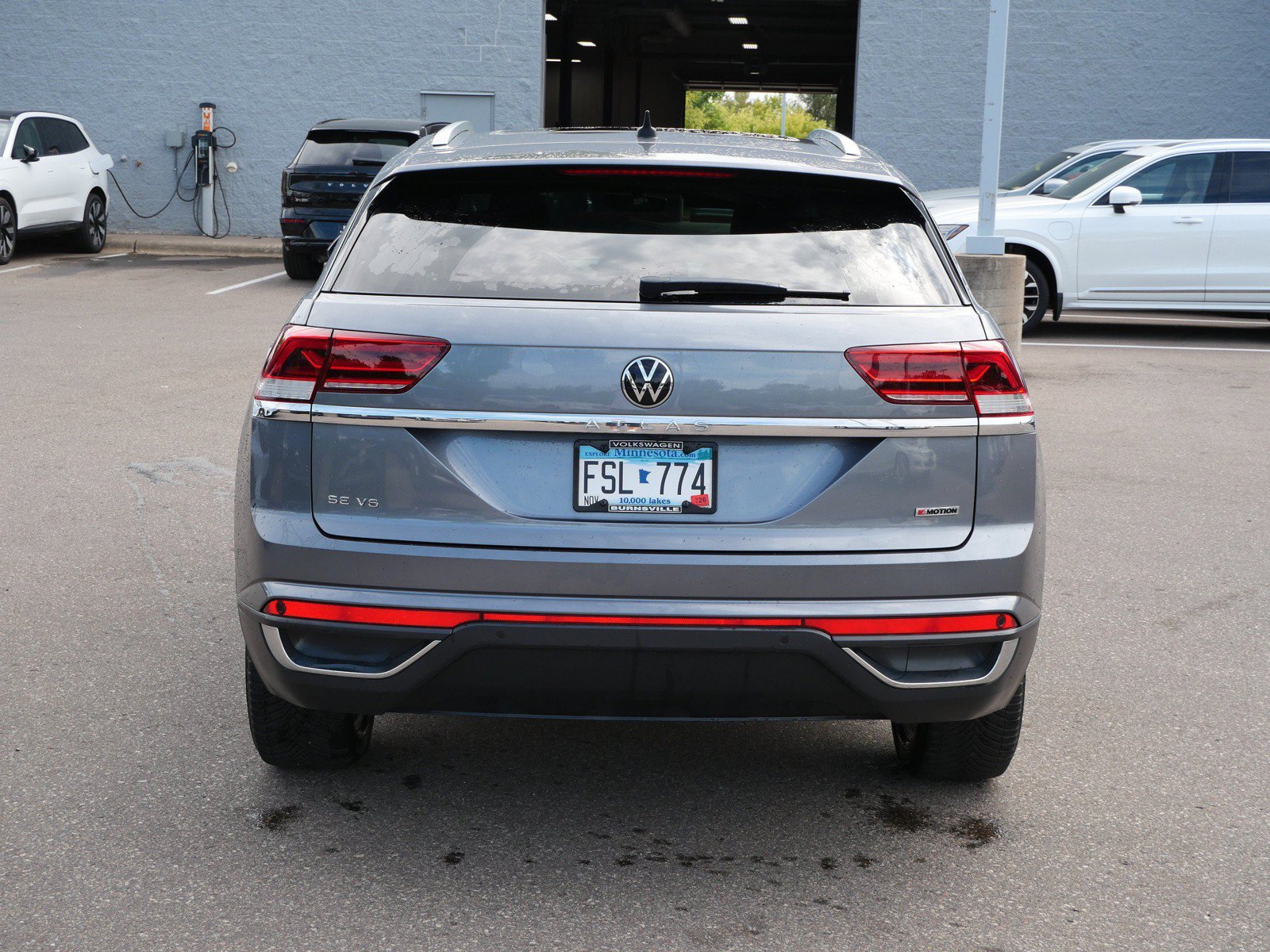 Used 2020 Volkswagen Atlas Cross Sport SE w/ Panoramic Sunroof Package AWD/4WD image 6