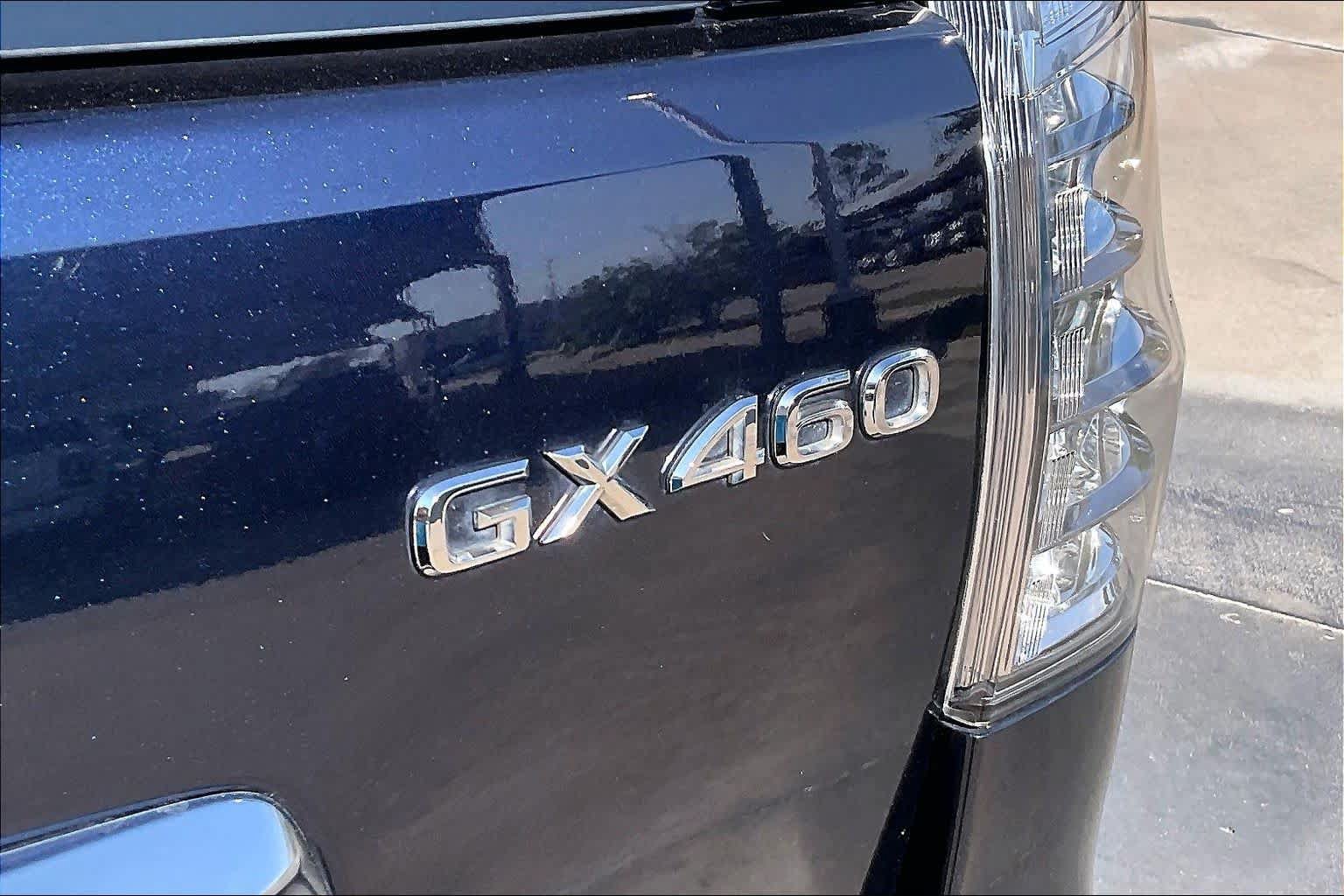 Used 2023 Lexus GX 460 Luxury w/ Accessory Package AWD/4WD image 10
