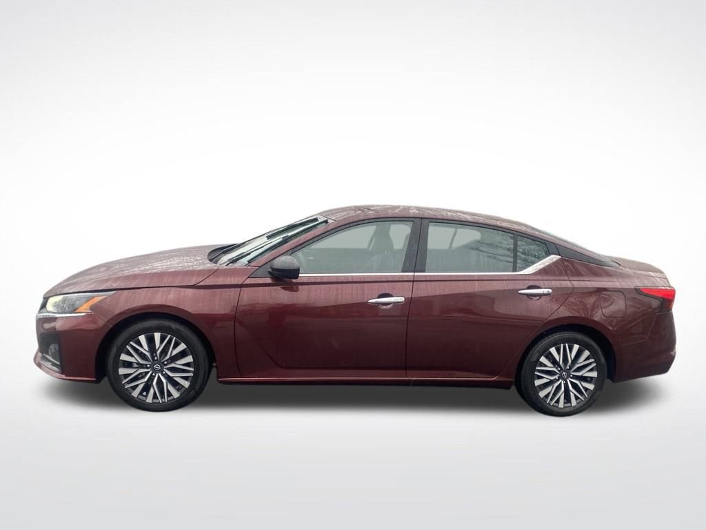Used 2024 Nissan Altima 2.5 SV image 4