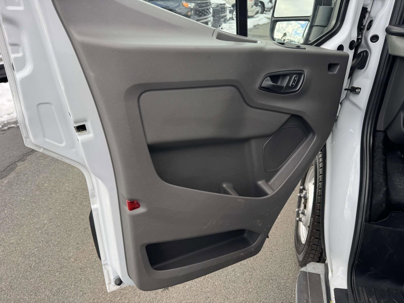 Used 2024 Ford Transit 250 Low Roof AWD w/ Exterior Upgrade Package image 21