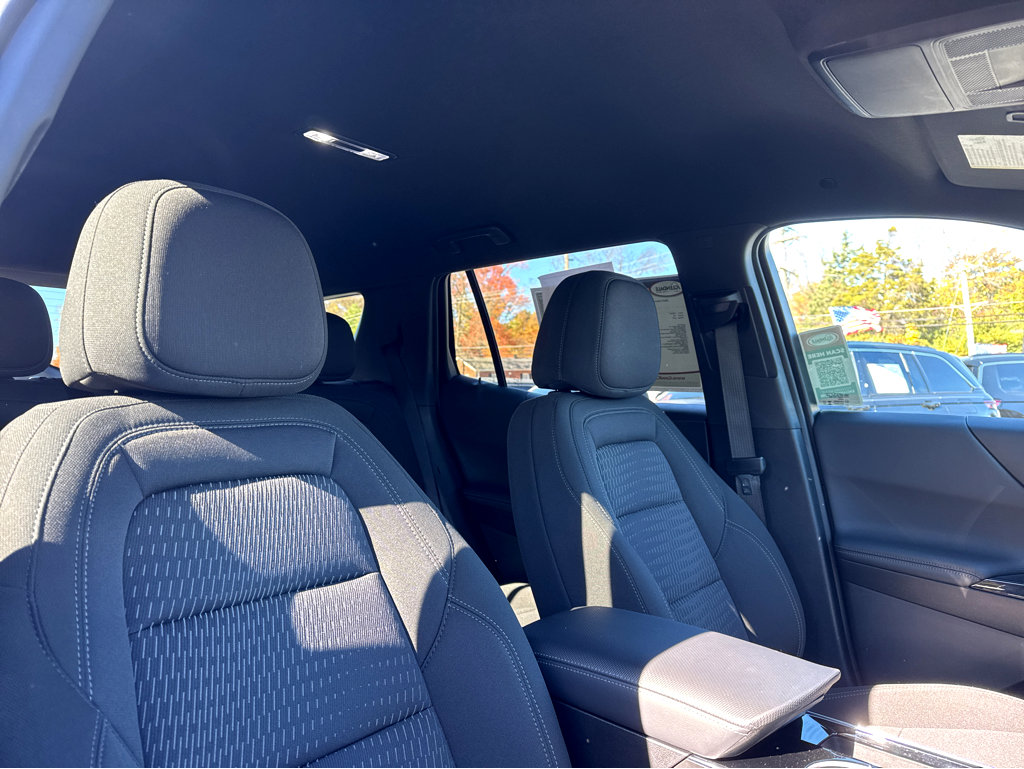 Used 2025 Chevrolet Equinox LT image 8