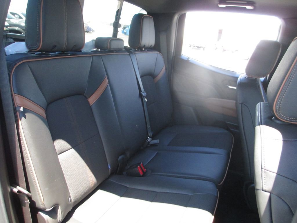 Used 2025 GMC Canyon AT4 AWD/4WD image 22