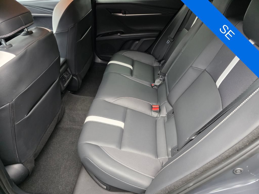 Used 2025 Toyota Camry SE FWD image 13