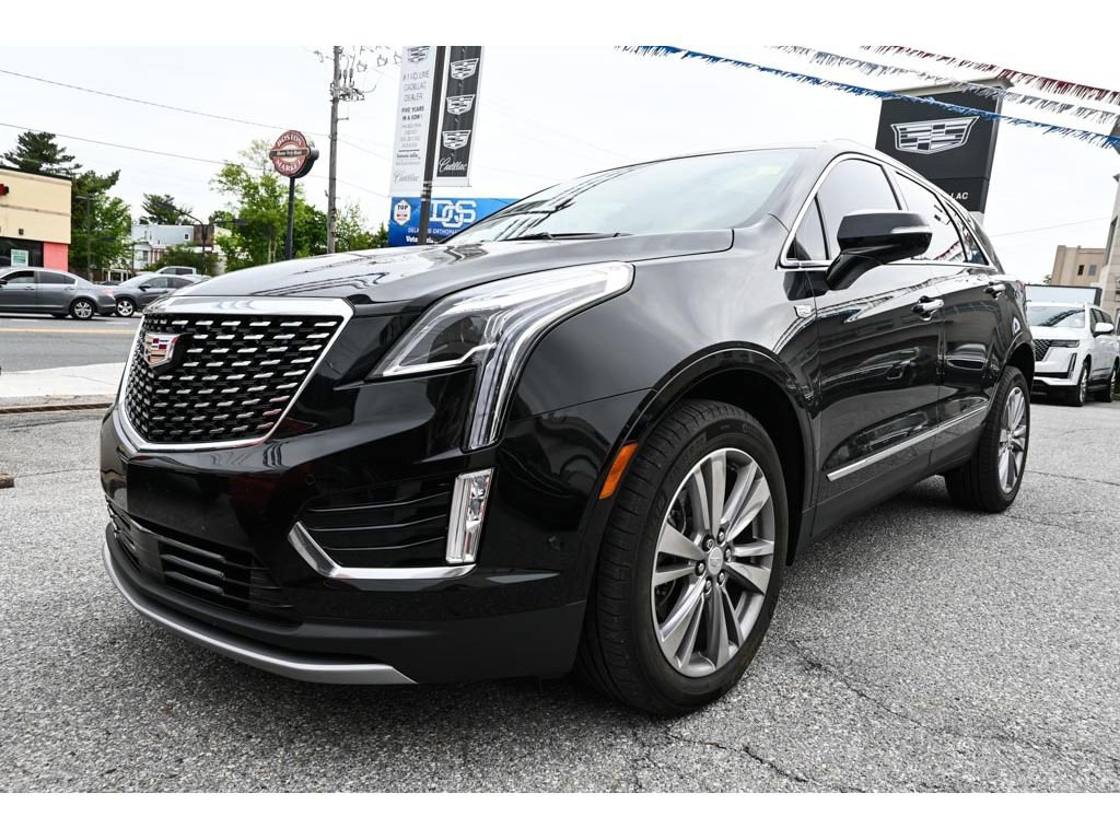 Certified 2024 Cadillac XT5 Premium Luxury w/ Technology Package AWD/4WD image 3