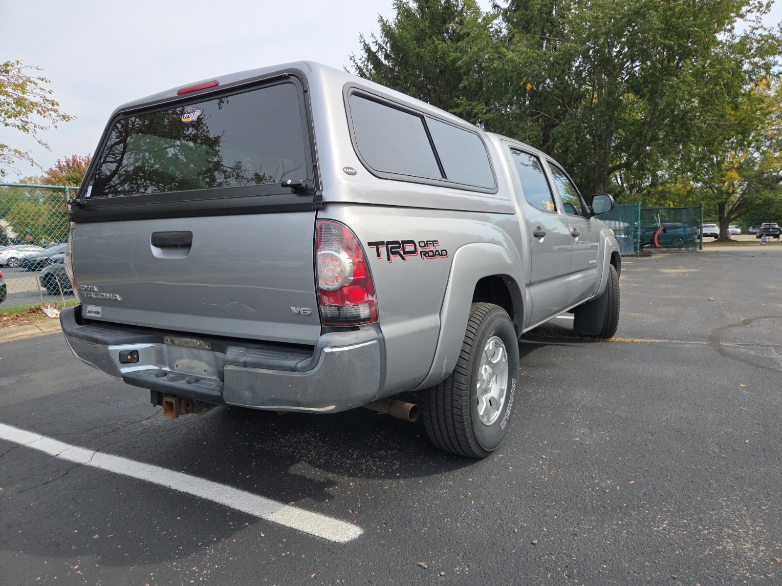 Used 2014 Toyota Tacoma 4x4 Double Cab w/ TRD Off-Road Package image 4