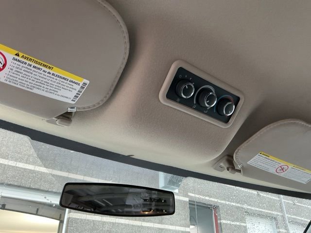 Used 2017 GMC Savana 3500 RWD image 18