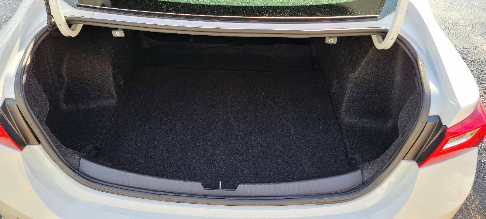 Used 2024 Chevrolet Malibu LT image 28