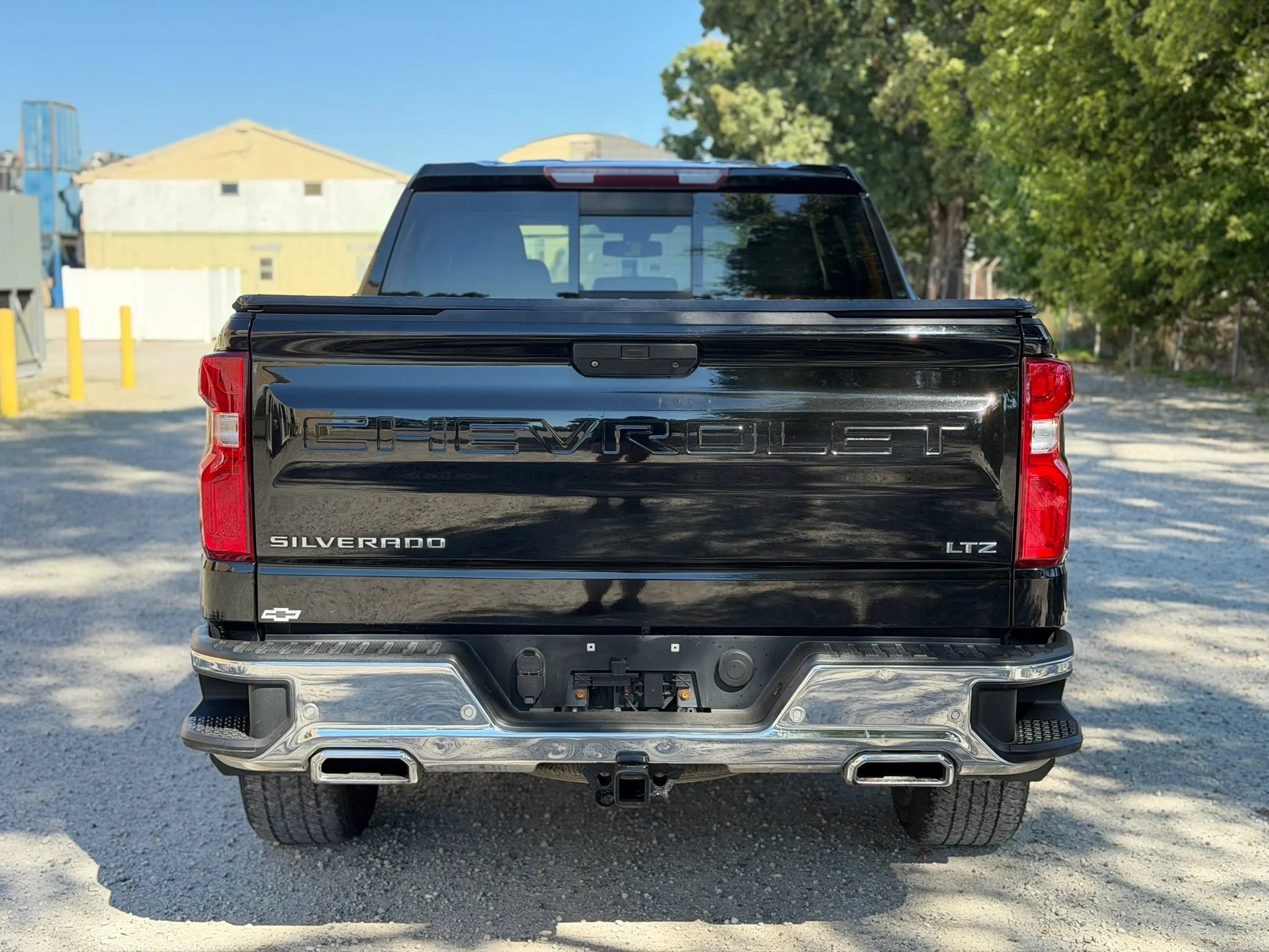 Used 2019 Chevrolet Silverado 1500 LTZ w/ LTZ Premium Package AWD/4WD image 6
