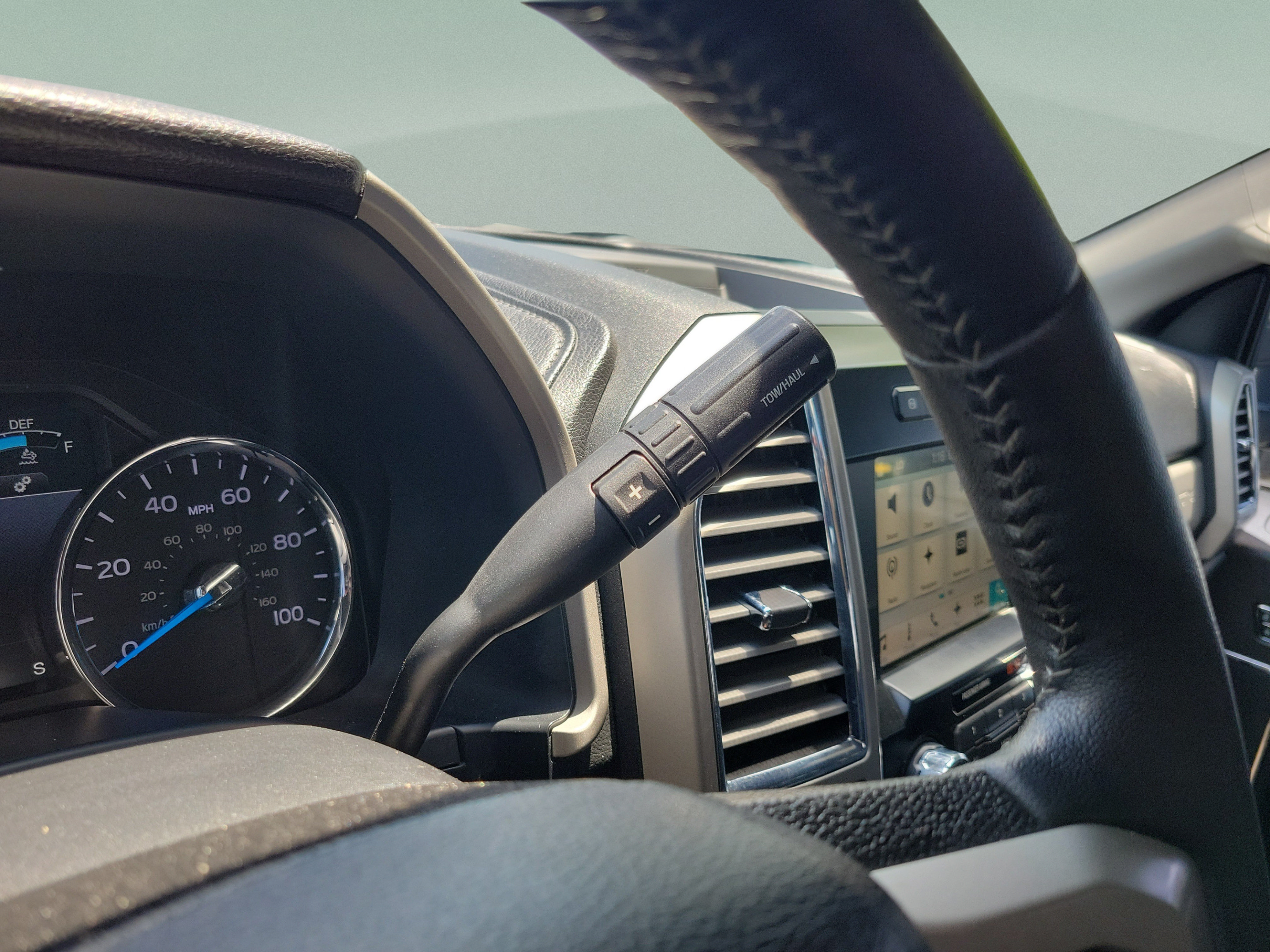 Used 2017 Ford F250 Lariat w/ Lariat Ultimate Package AWD/4WD image 23