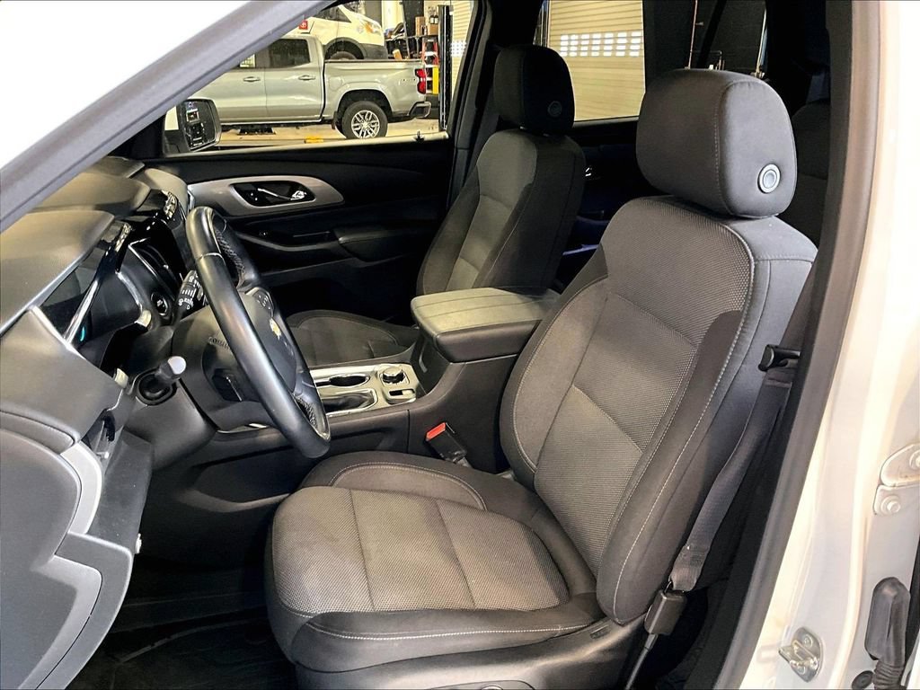 Used 2023 Chevrolet Traverse LT w/ LPO, Floor Liner Package AWD/4WD image 10