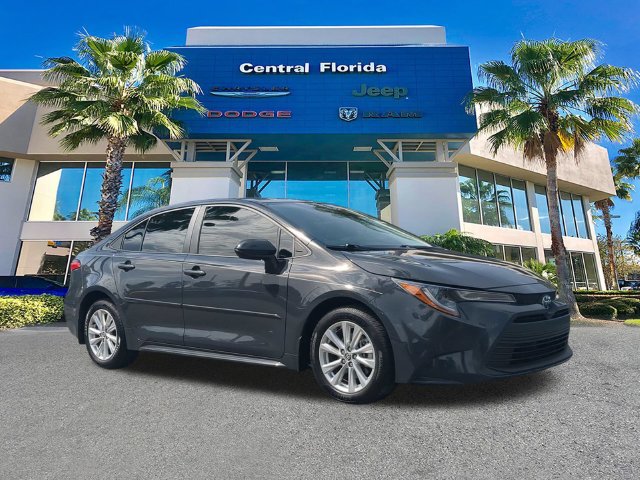 Used 2024 Toyota Corolla LE w/ LE Convenience Package FWD image 2