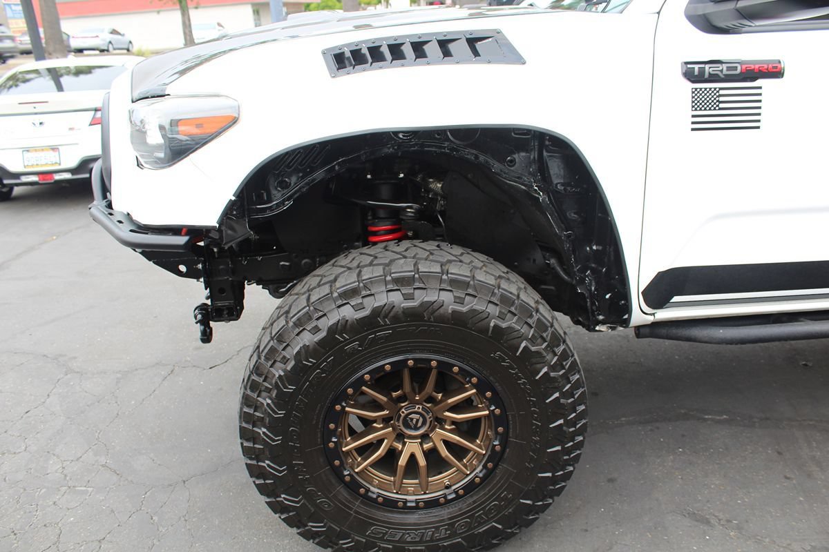 Used 2018 Toyota Tacoma TRD Pro AWD/4WD image 19