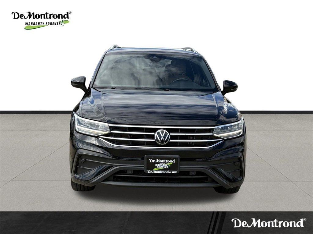 Used 2022 Volkswagen Tiguan SE image 2