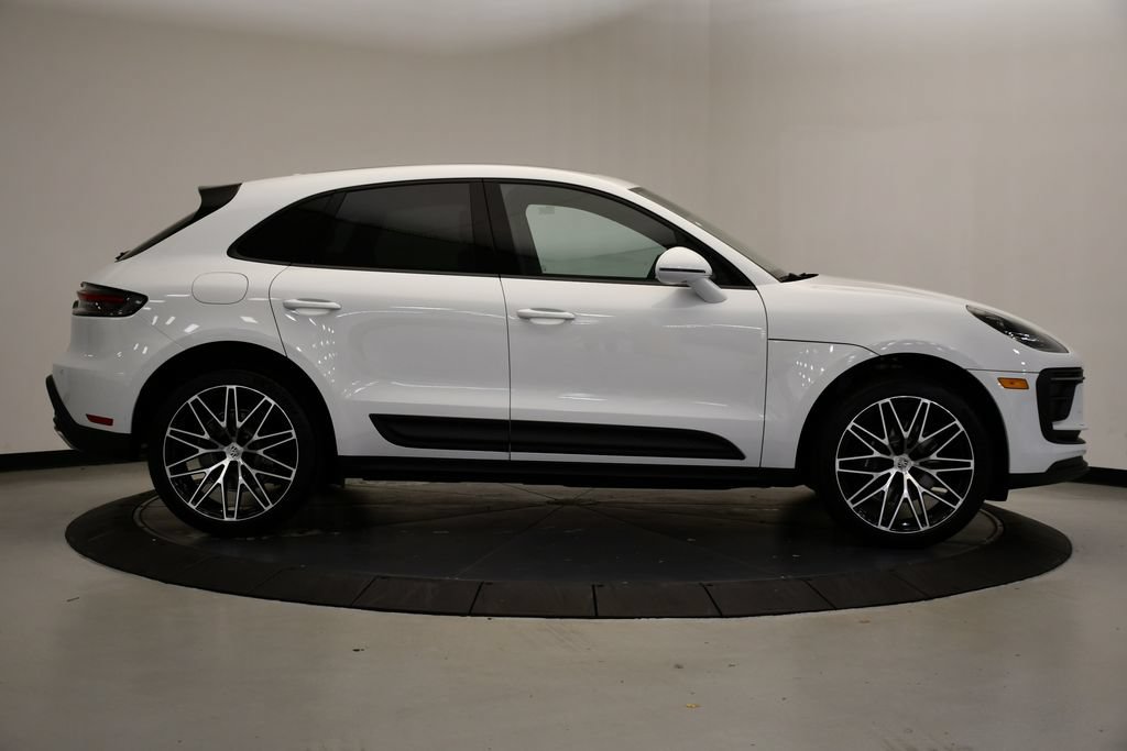 Certified 2026 Porsche Macan AWD/4WD image 8