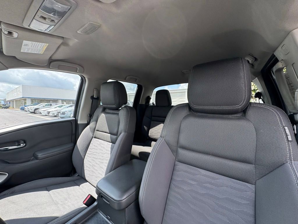 Used 2024 Nissan Frontier SV AWD/4WD image 17