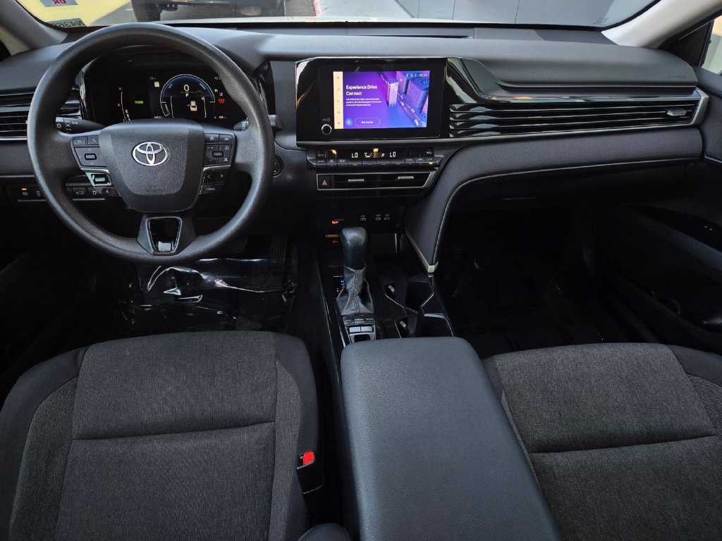 Used 2025 Toyota Camry LE FWD image 15