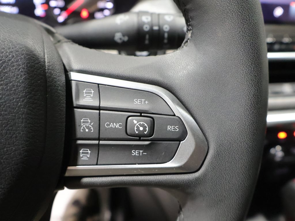Certified 2023 Jeep Compass Latitude AWD/4WD image 36