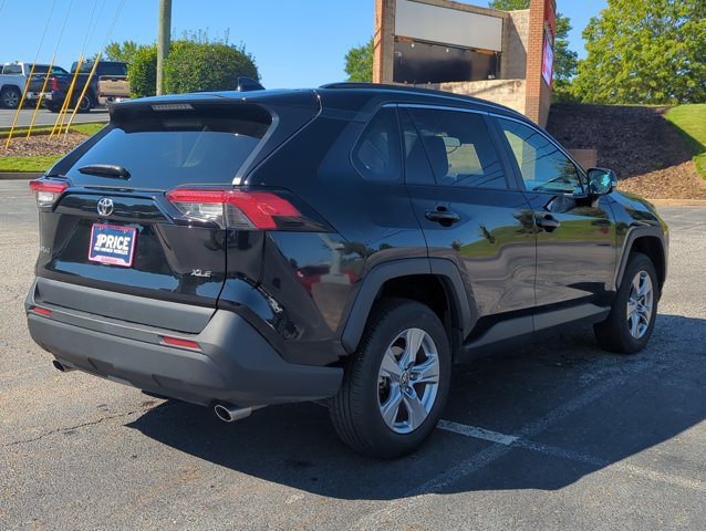 Used 2025 Toyota RAV4 XLE FWD image 5