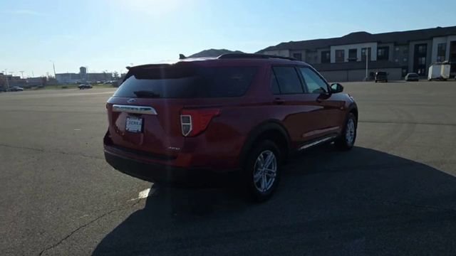 Used 2022 Ford Explorer XLT AWD/4WD image 7