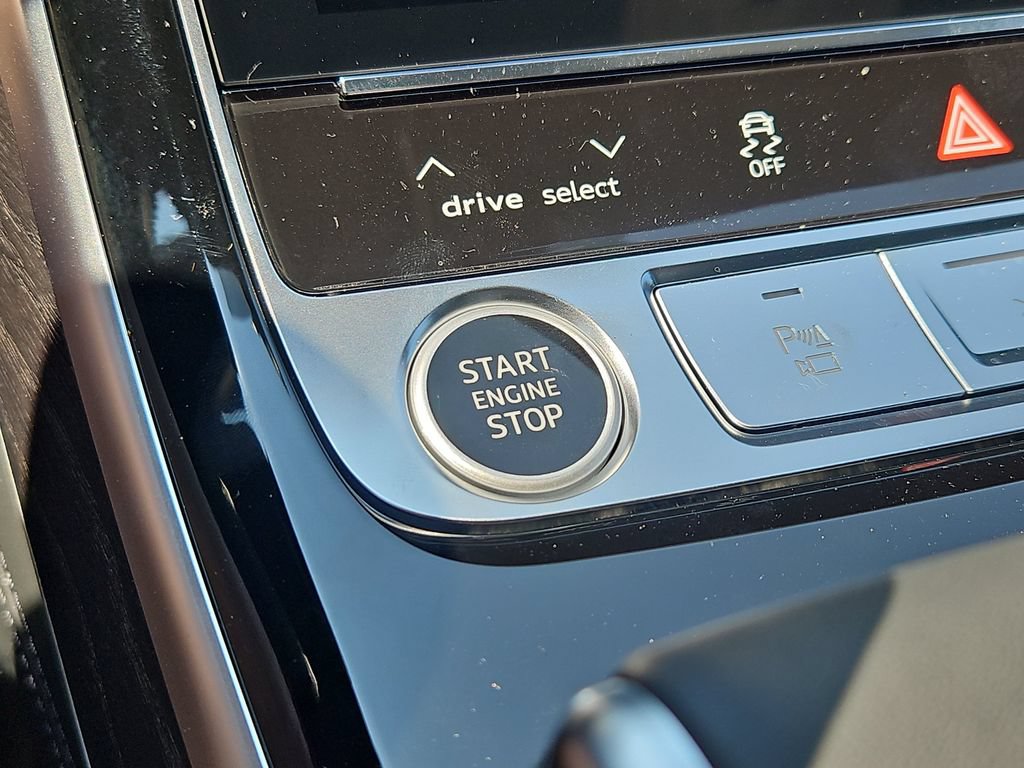 New 2026 Audi A8 L 3.0T AWD/4WD image 17
