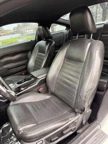 Used 2006 Ford Mustang GT RWD image 13