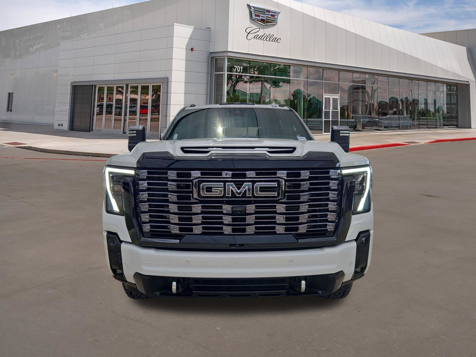 Used 2025 GMC Sierra 2500 Denali Ultimate AWD/4WD image 2