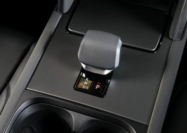 Used 2025 Land Rover Discovery Sport Dynamic SE image 13