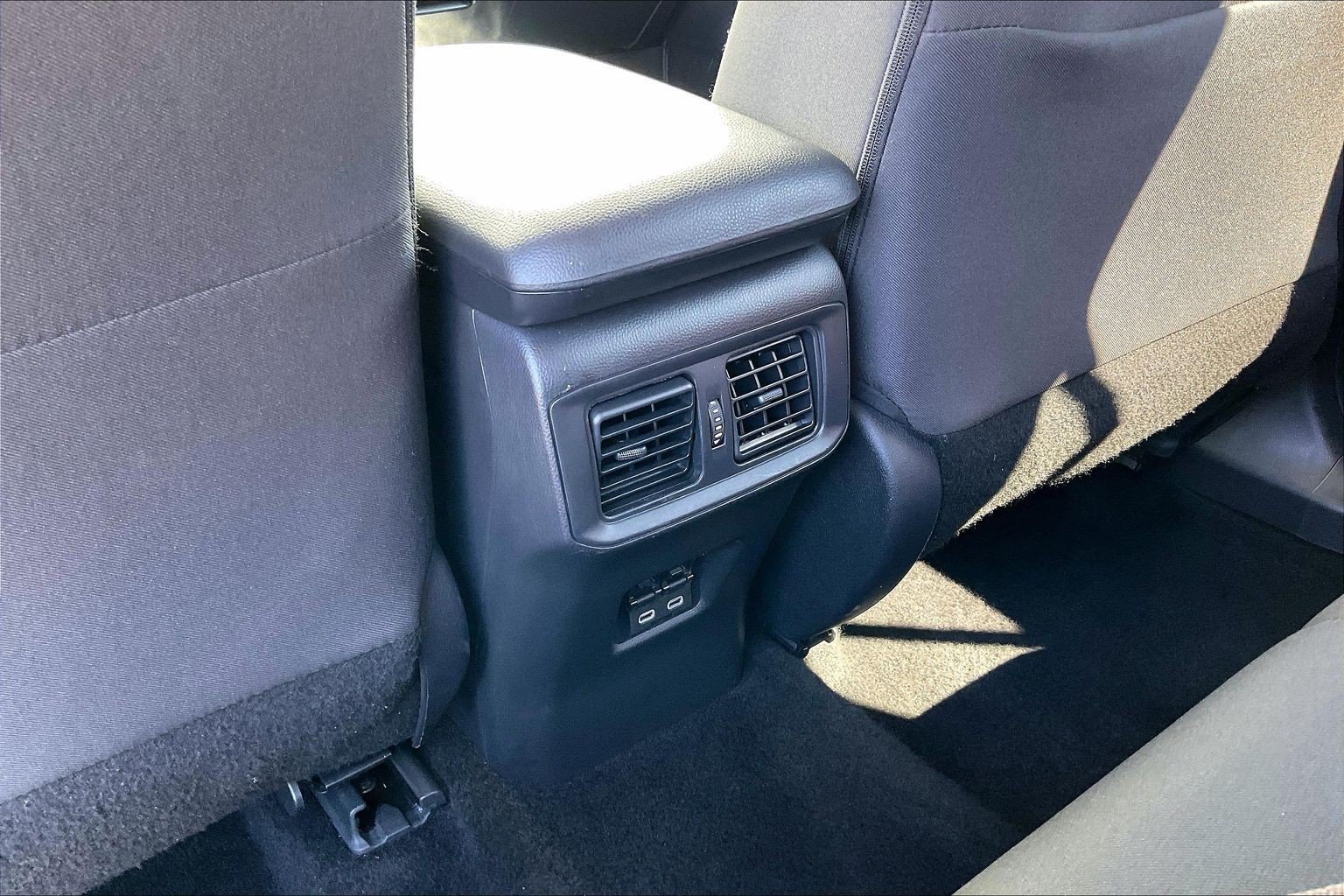 Used 2025 Toyota RAV4 XLE AWD/4WD image 39