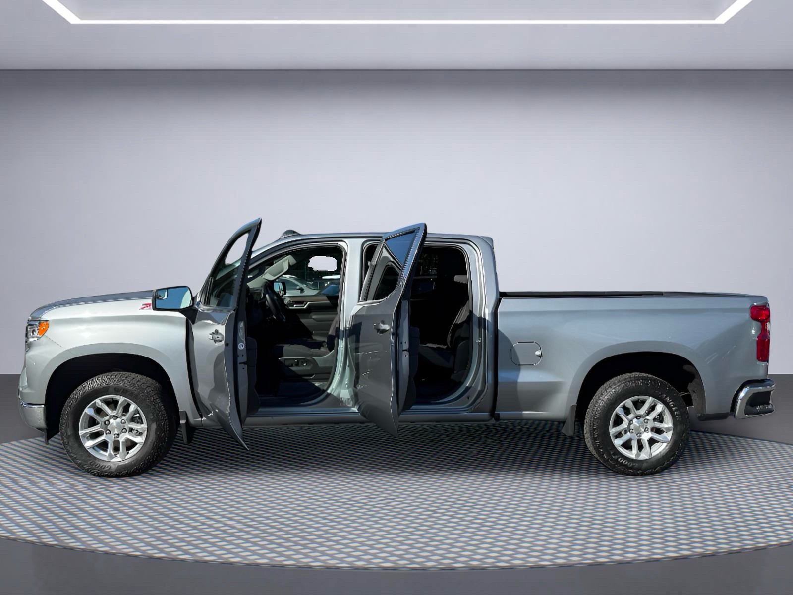 Used 2025 Chevrolet Silverado 1500 LT w/ Z71 Off-Road Package AWD/4WD image 14