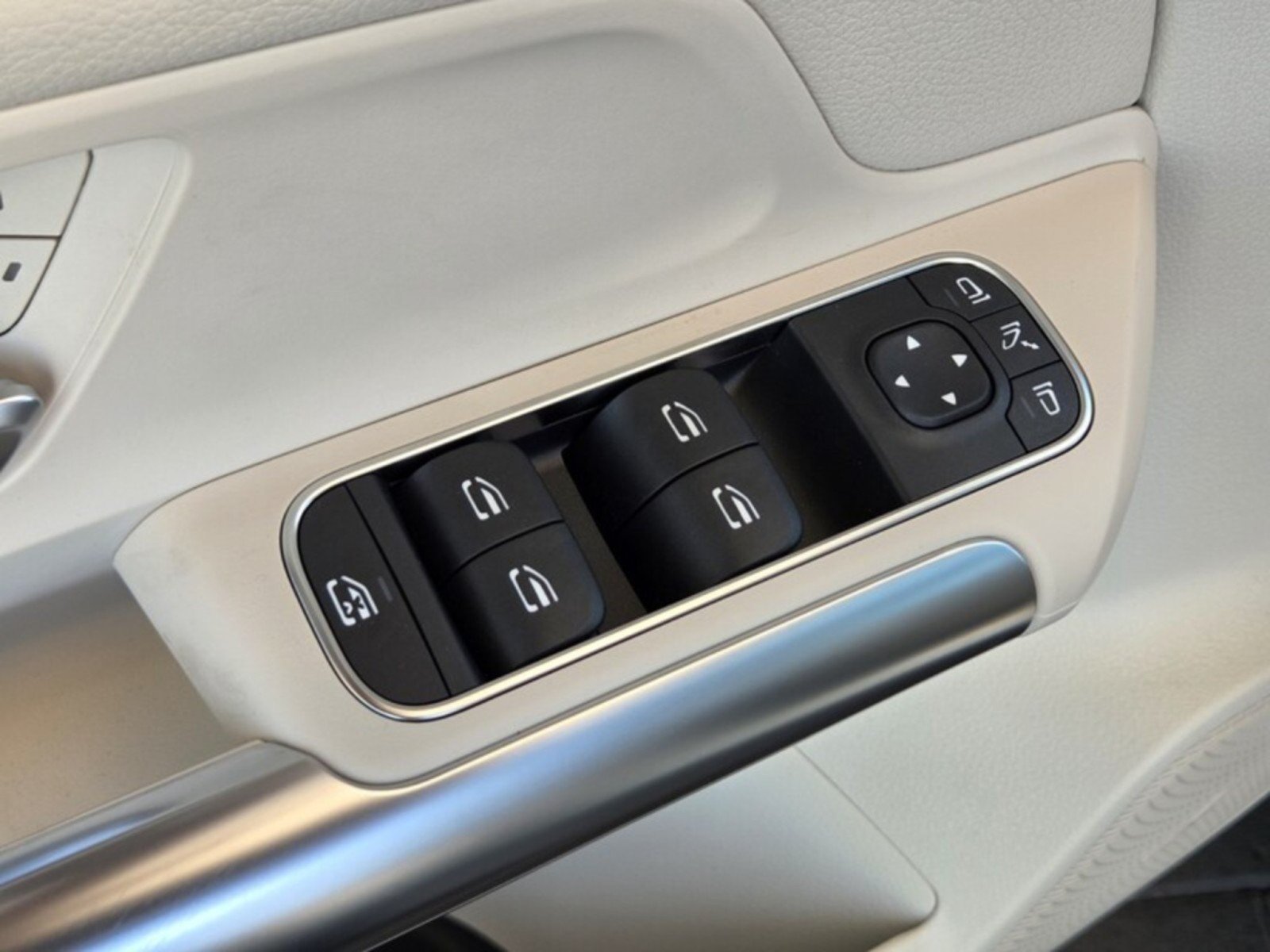 Certified 2026 Mercedes-Benz GLA 250 w/ Exclusive Package image 24