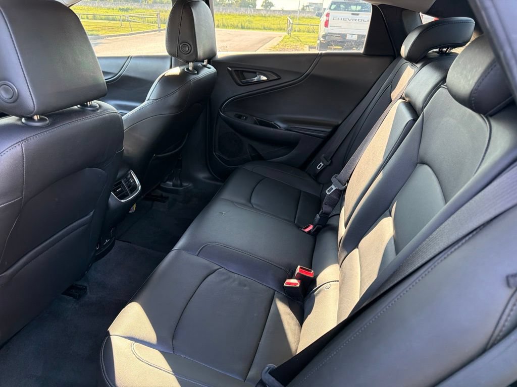 Used 2017 Chevrolet Malibu LT w/ Leather Package FWD image 12