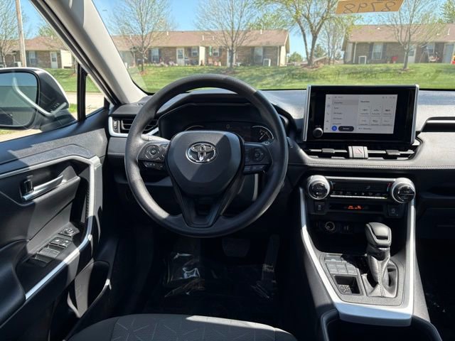 Used 2025 Toyota RAV4 XLE image 22