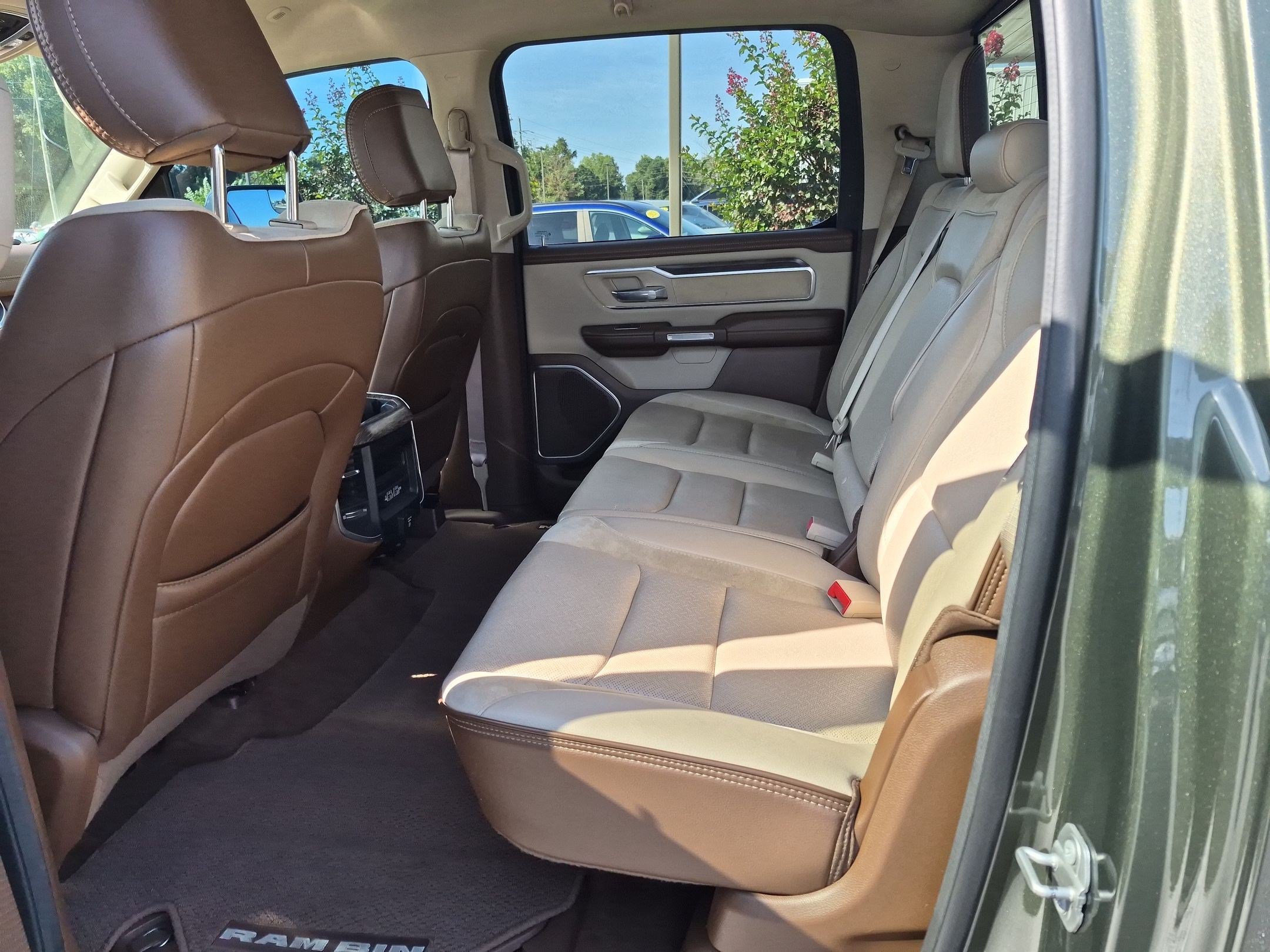 Used 2020 RAM 1500 Laramie AWD/4WD image 14