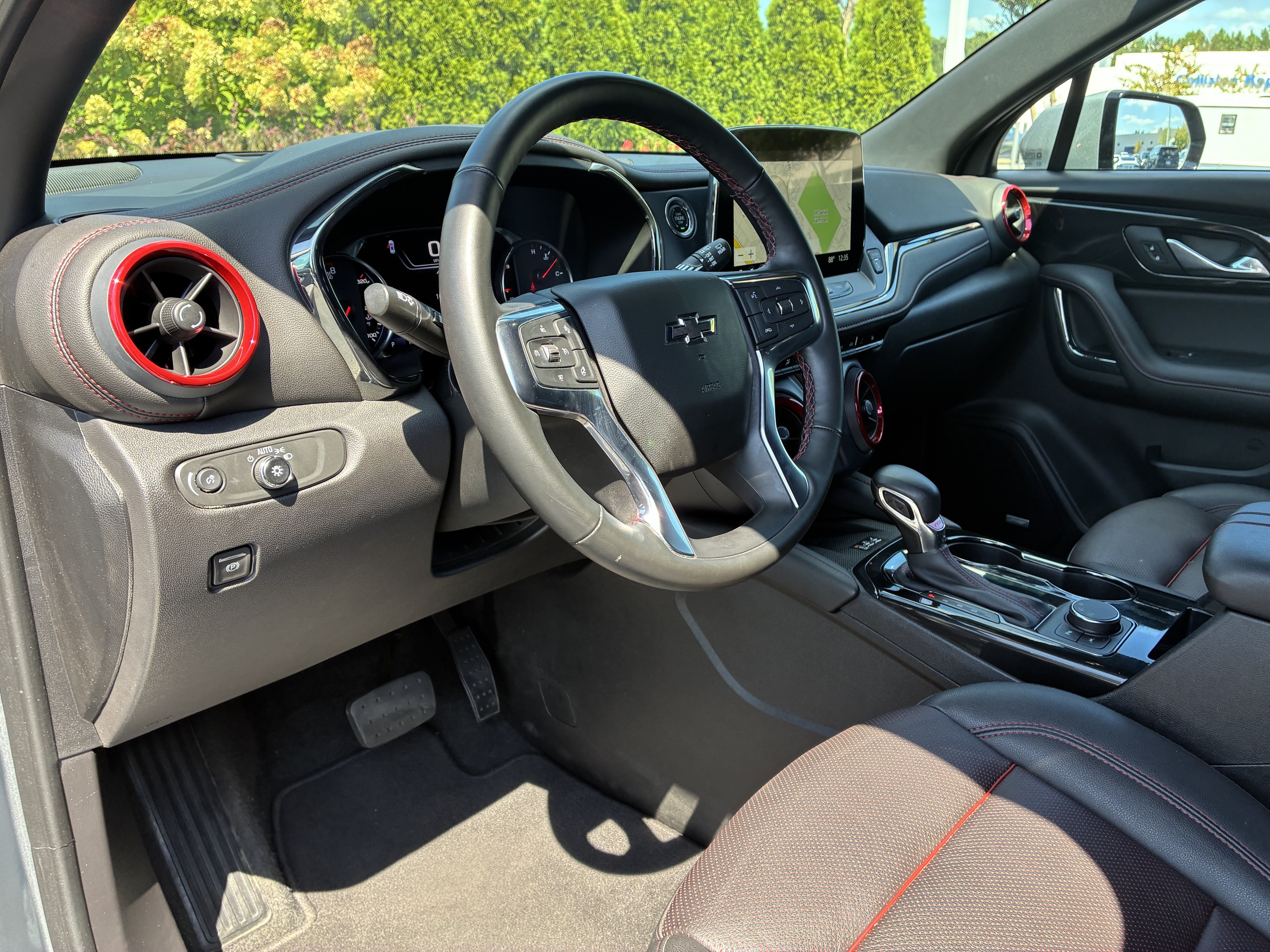 Used 2025 Chevrolet Blazer RS FWD image 23