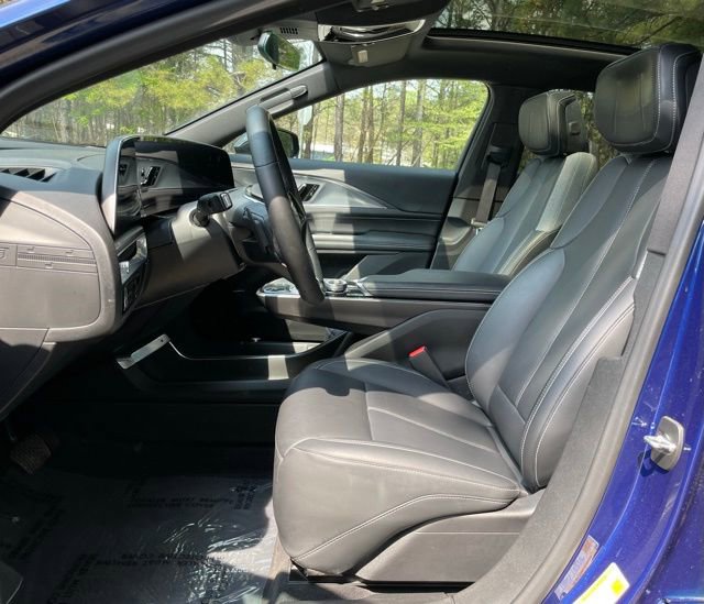 Used 2024 Cadillac Lyriq Tech image 14