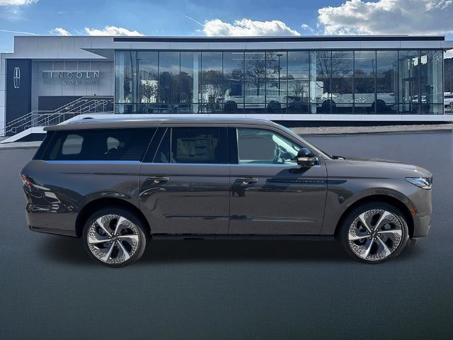 New 2027 Lincoln Navigator L Black Label AWD/4WD image 8