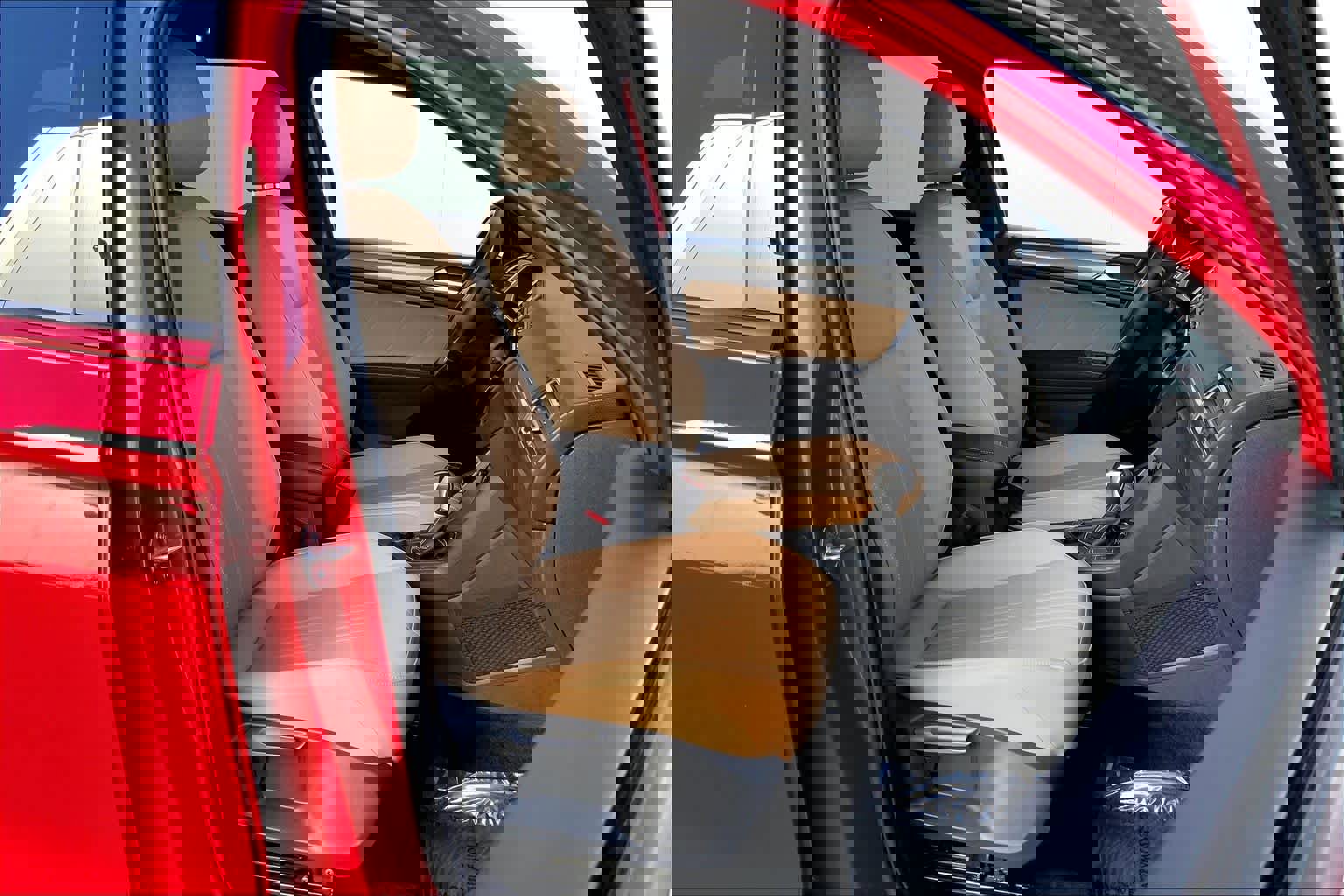 Used 2024 Volkswagen Tiguan SE R-Line image 7