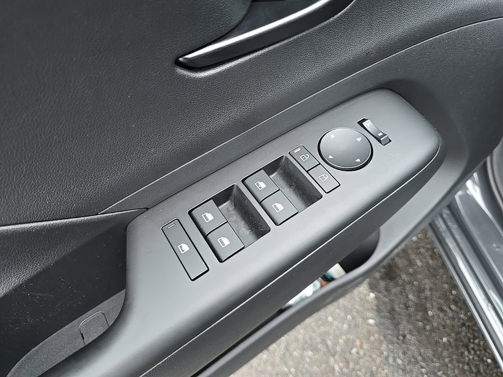 Certified 2024 Hyundai Kona SE FWD image 21