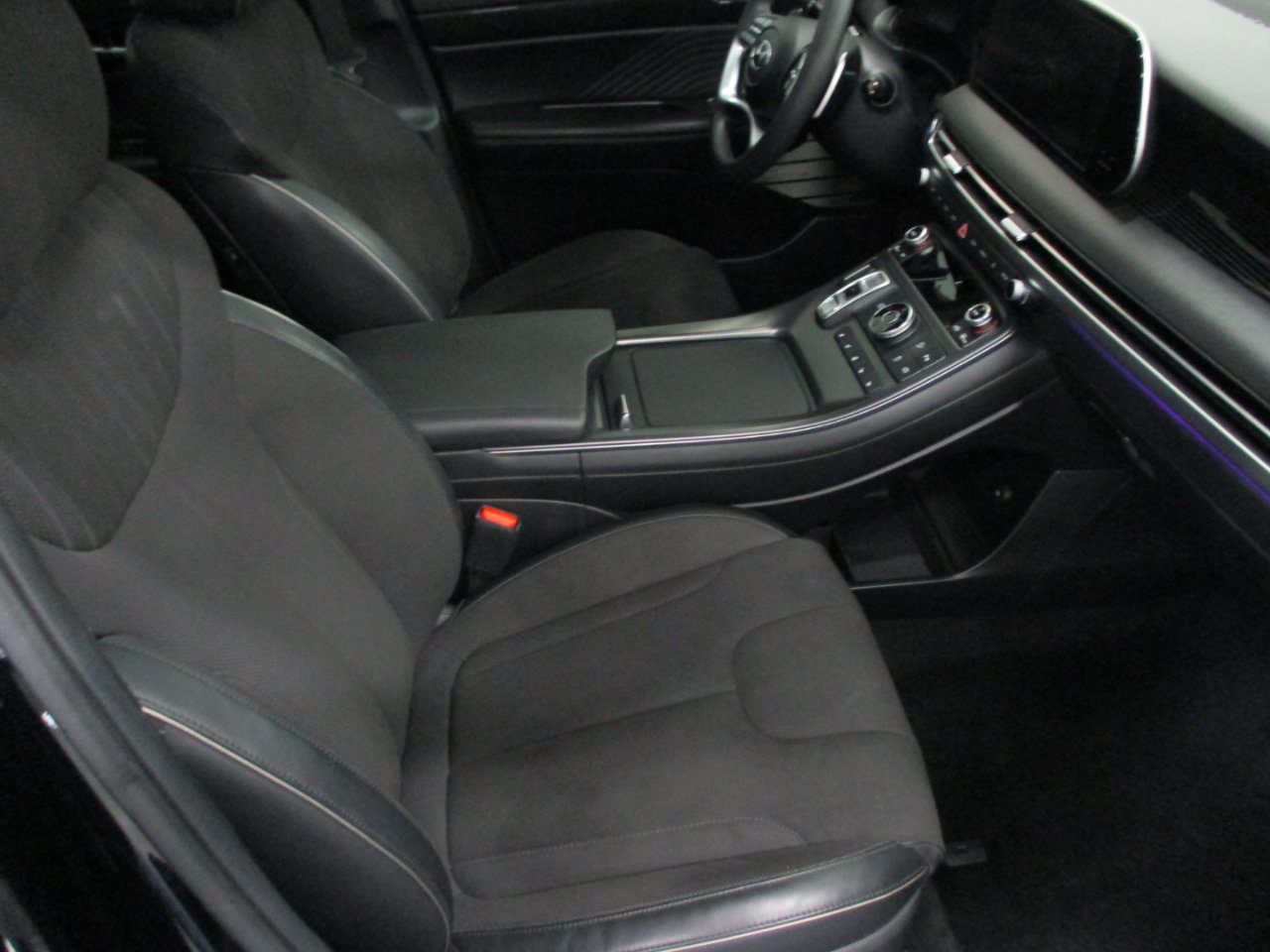 Used 2024 Hyundai Palisade Calligraphy image 15